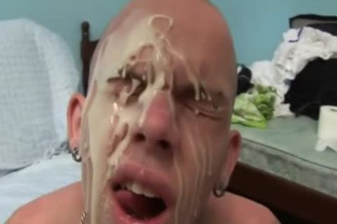 Two kinky Skinheads Pull Of clothes To engulf dong