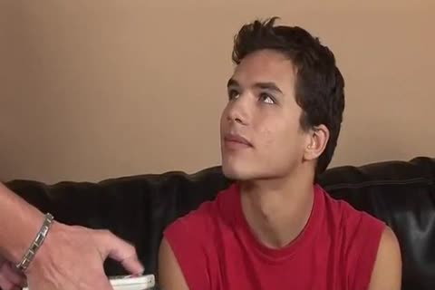 Cute amateur needs threesome