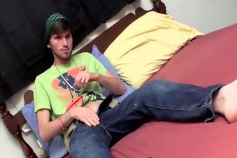 dirty teen Dakota James Knows How To Wanks His Hard 10-Pounder