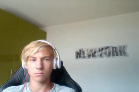 Austrian Very sexy twink Cums On web camera, sexy butthole