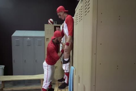Locker Room pounding - Tristan Hunter And Eddy Ceetee