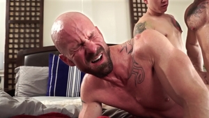 IconMale.com - Sergeant Miles and Leo Luckett got fucked hard