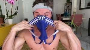 FalconStudios - Bodybuilder Skyy Knox masturbating