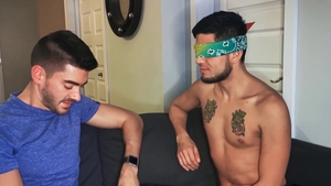 StayHomeBro: Alex Montenegro & Raphael blindfolded