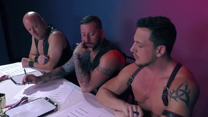 Club Inferno Dungeon - Inked Sam Syron closeup bouncing