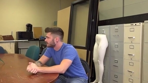 Straight dude Destroys Security Officer's arsehole With His huge 10-Pounder In The Backroom