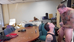 Young Perps - Rough fucking with Sean Duran amongst Des Irez