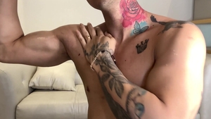 EastBoys.com: Latino cumshot in public